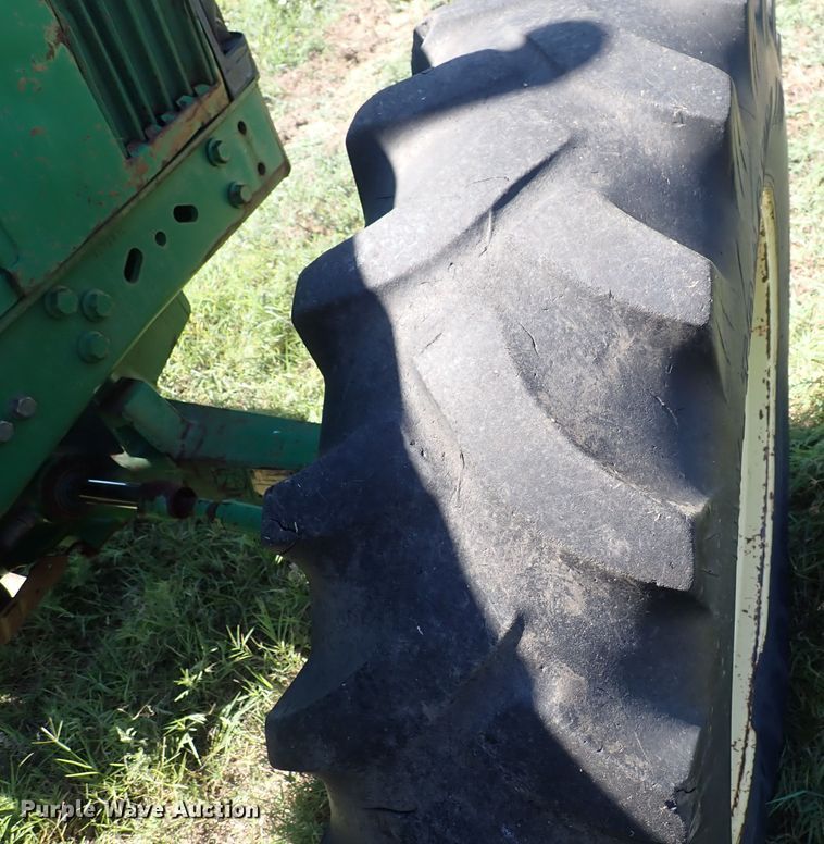 image for item IN9067 2002 John Deere 6605  MFWD tractor