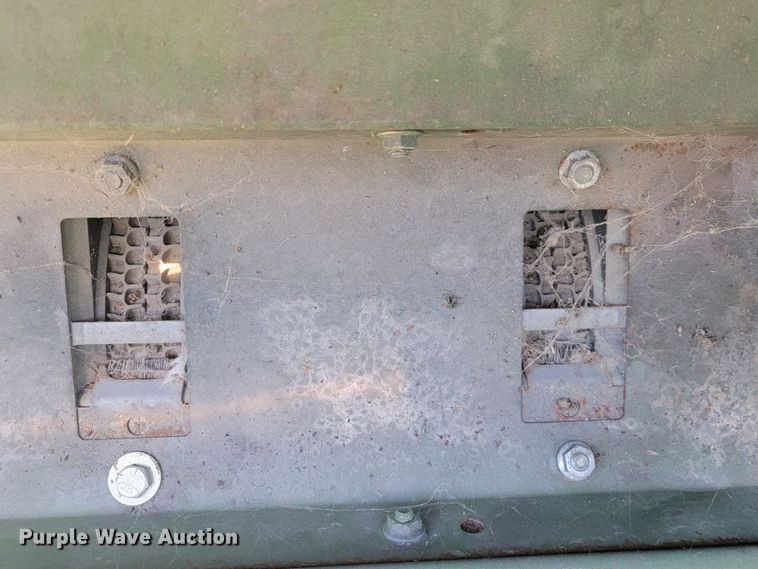 image for item JC9797 (2) John Deere 750 grain drills