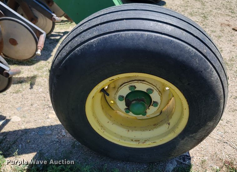 image for item JC9797 (2) John Deere 750 grain drills