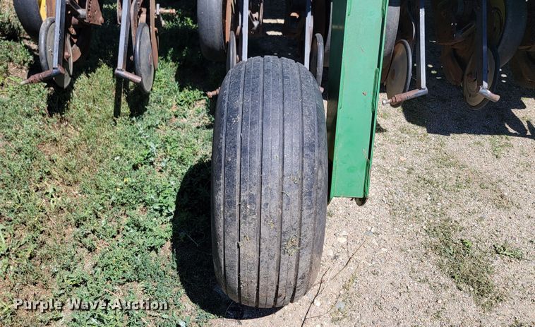 image for item JC9797 (2) John Deere 750 grain drills