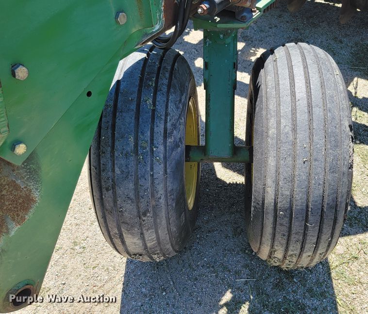 image for item JC9797 (2) John Deere 750 grain drills
