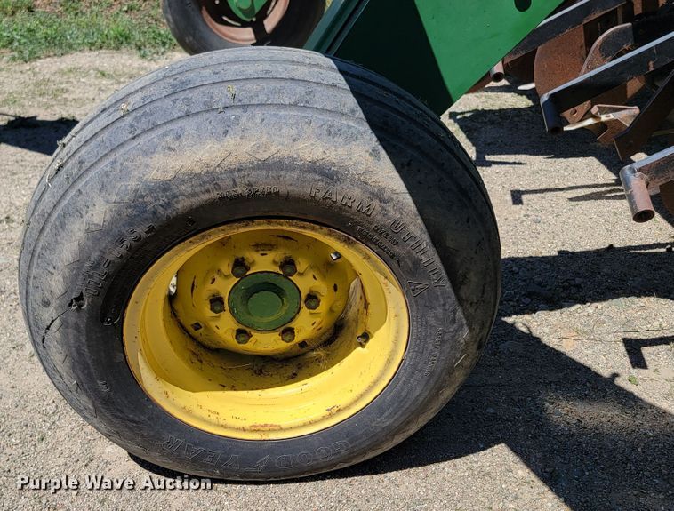 image for item JC9797 (2) John Deere 750 grain drills
