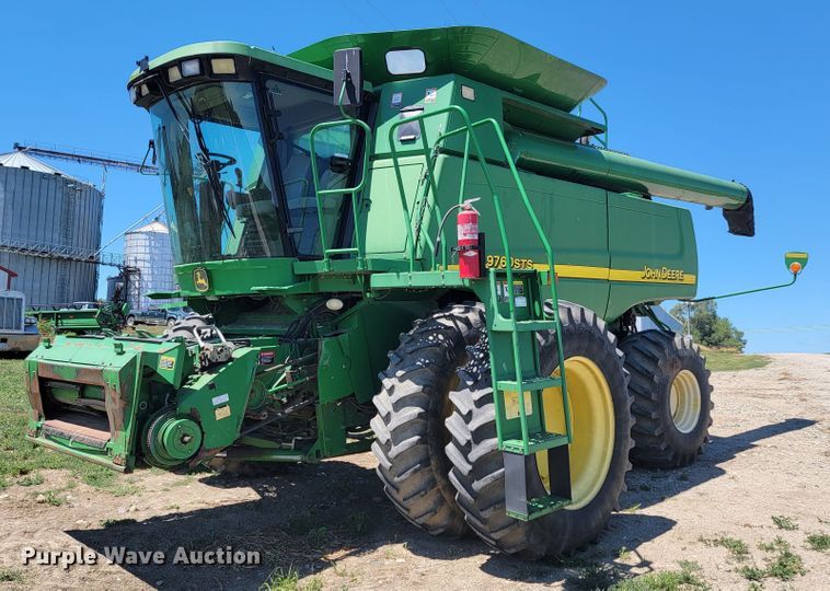 image for item JC9799 2005 John Deere 9760 STS  combine