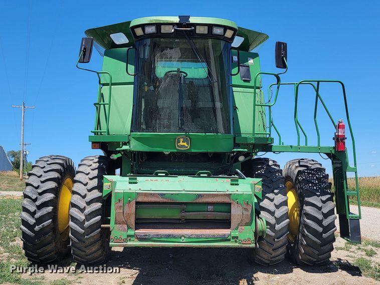 image for item JC9799 2005 John Deere 9760 STS  combine