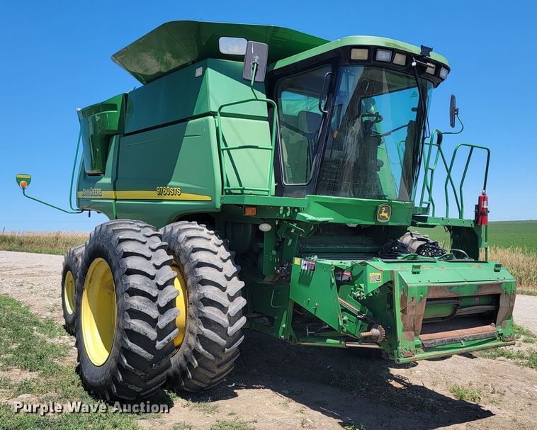 image for item JC9799 2005 John Deere 9760 STS  combine