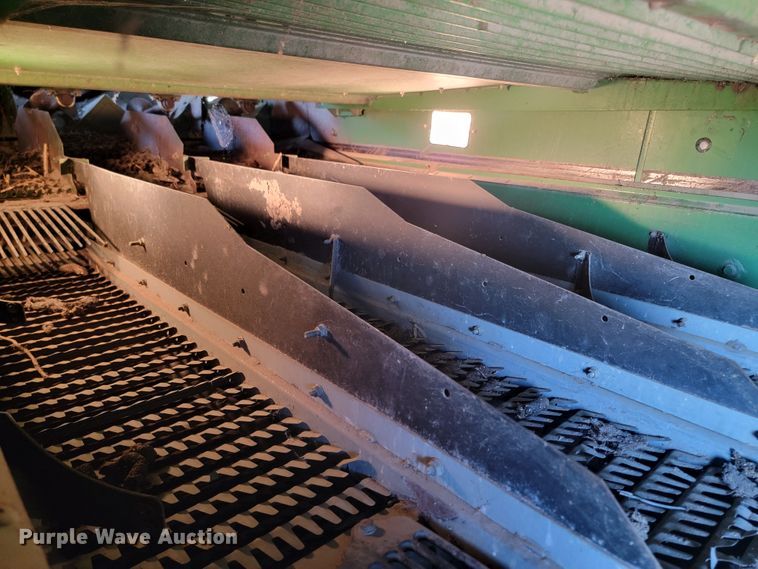 image for item JC9799 2005 John Deere 9760 STS  combine