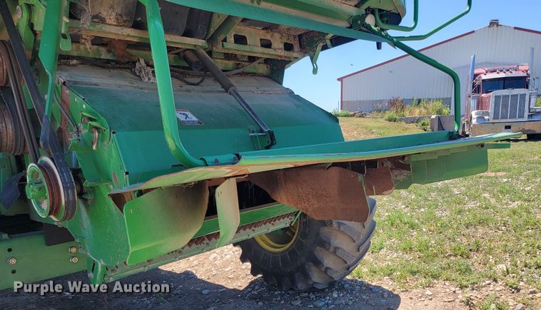 image for item JC9799 2005 John Deere 9760 STS  combine