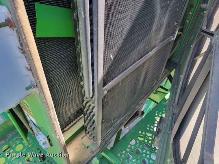 image for item JC9799 2005 John Deere 9760 STS  combine