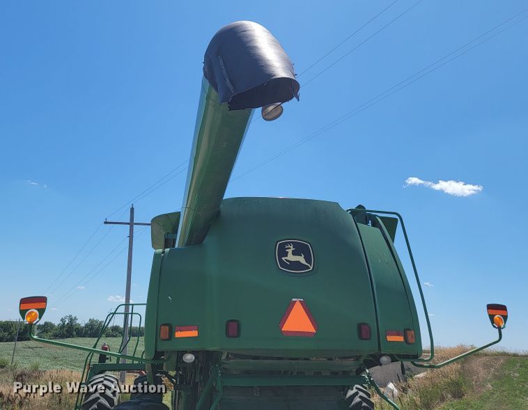 image for item JC9799 2005 John Deere 9760 STS  combine
