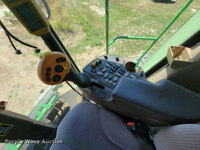 image for item JC9799 2005 John Deere 9760 STS  combine