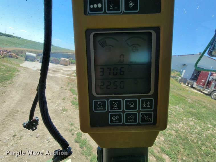 image for item JC9799 2005 John Deere 9760 STS  combine