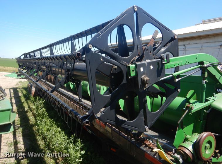 image for item JC9800 2005 John Deere 635F  flex head