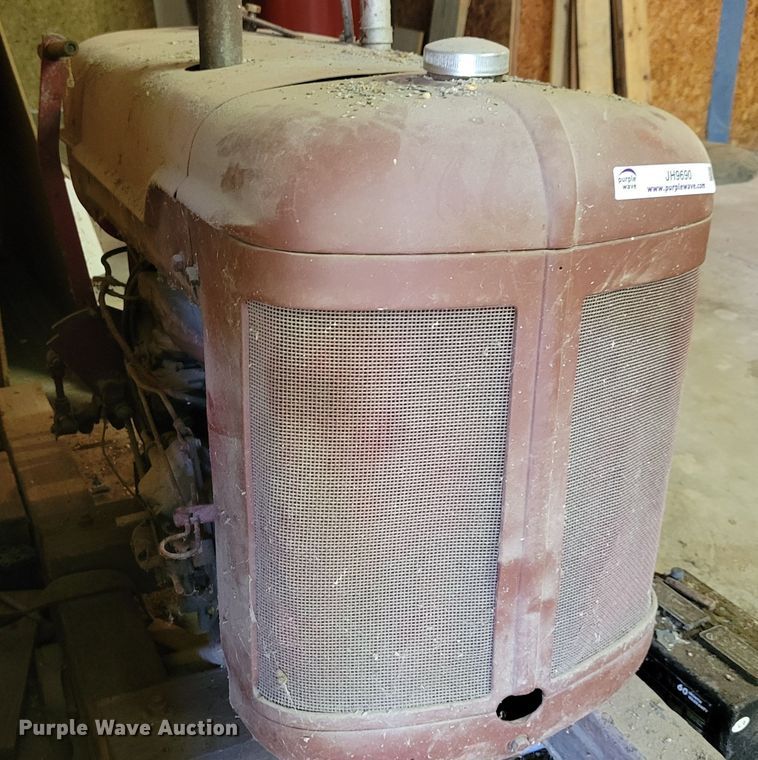 image for item JH9690 Continental IY69  engine