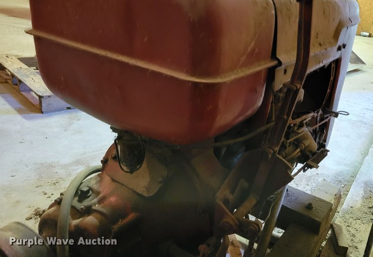 image for item JH9690 Continental IY69  engine