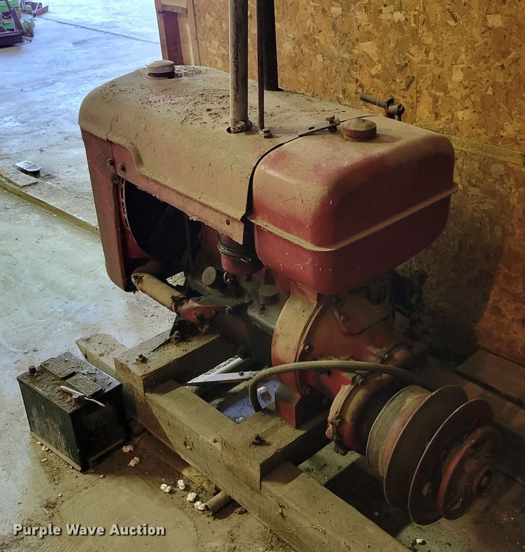 image for item JH9690 Continental IY69  engine