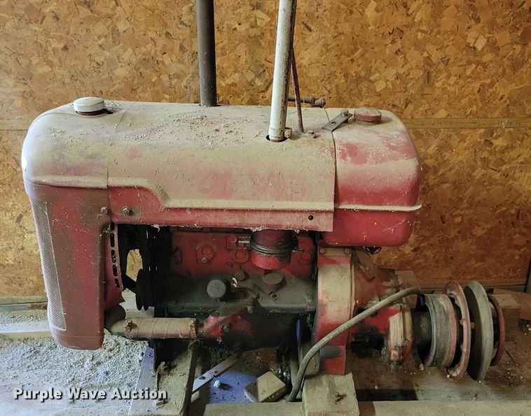 image for item JH9690 Continental IY69  engine