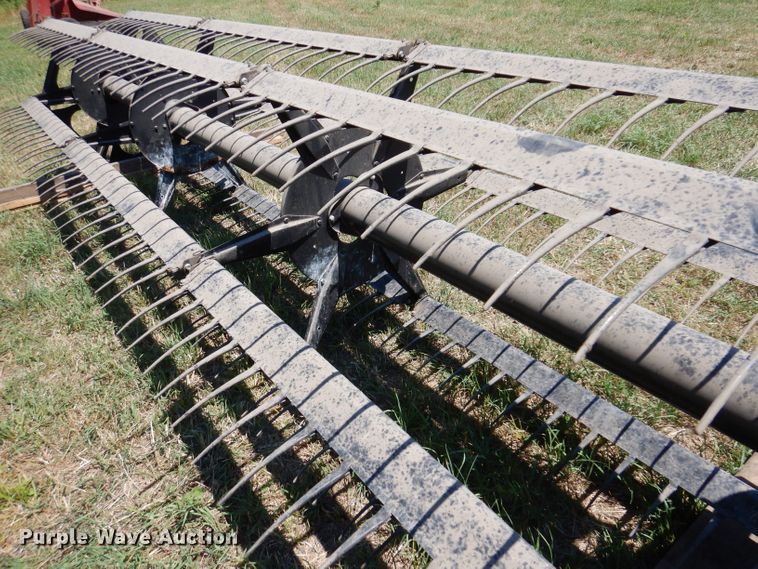 image for item JO9019 Case IH 1020  bean header reel