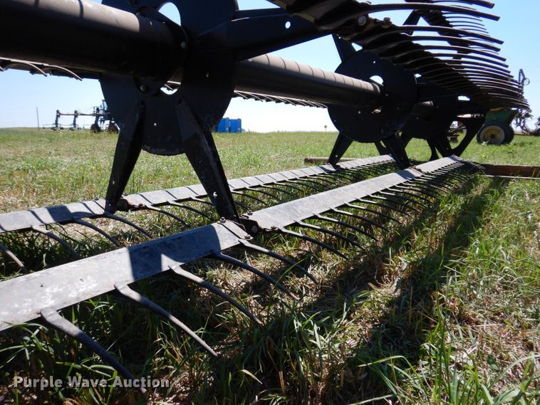 image for item JO9019 Case IH 1020  bean header reel