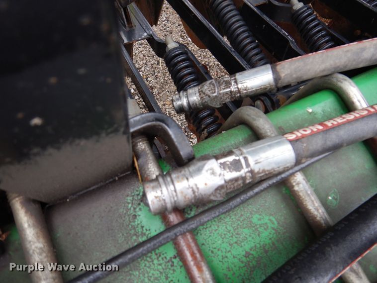 image for item JO9057 2002 Great Plains 1005NG no-till grain drill