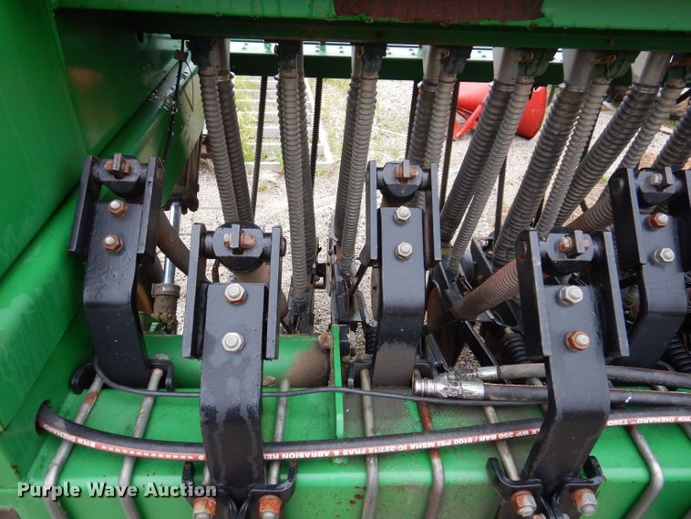 image for item JO9057 2002 Great Plains 1005NG no-till grain drill