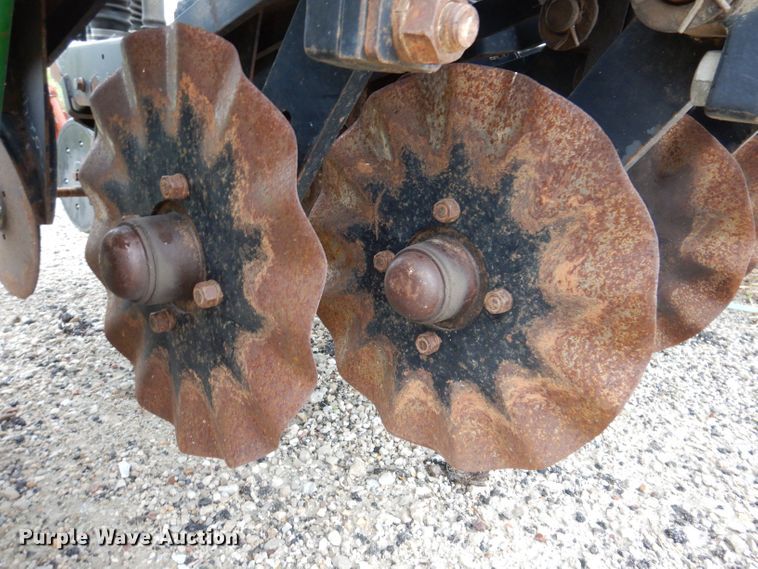 image for item JO9057 2002 Great Plains 1005NG no-till grain drill