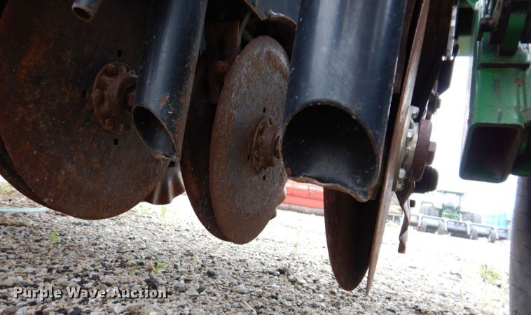 image for item JO9057 2002 Great Plains 1005NG no-till grain drill