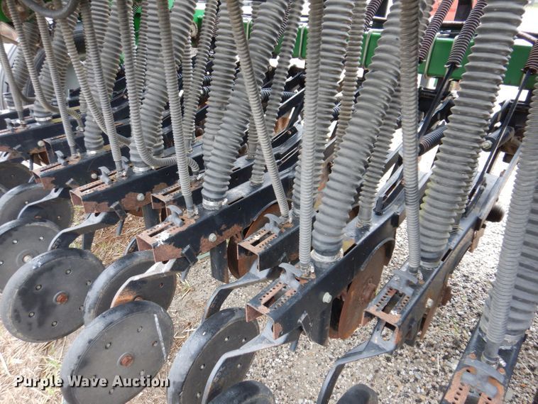 image for item JO9057 2002 Great Plains 1005NG no-till grain drill