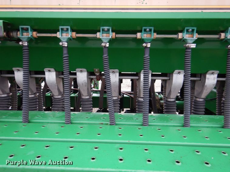 image for item JO9057 2002 Great Plains 1005NG no-till grain drill