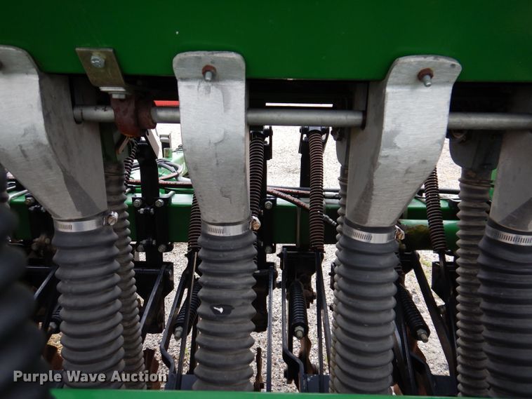 image for item JO9057 2002 Great Plains 1005NG no-till grain drill