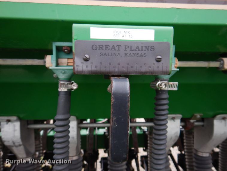 image for item JO9057 2002 Great Plains 1005NG no-till grain drill