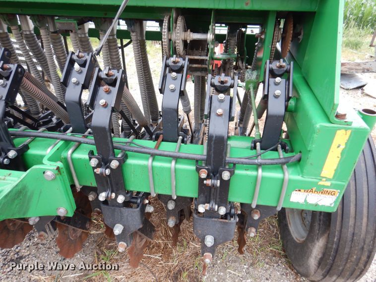 image for item JO9057 2002 Great Plains 1005NG no-till grain drill