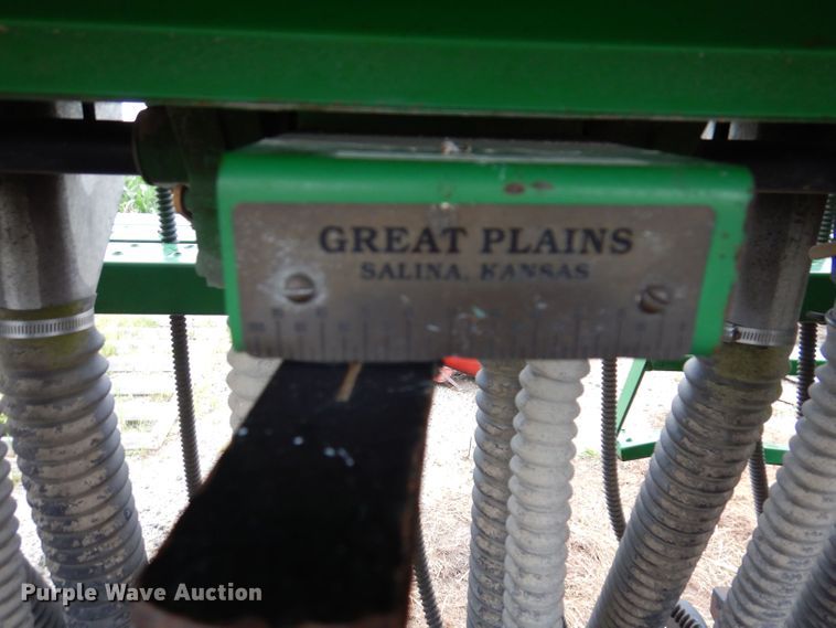 image for item JO9057 2002 Great Plains 1005NG no-till grain drill