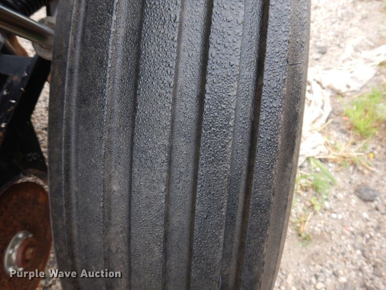 image for item JO9057 2002 Great Plains 1005NG no-till grain drill