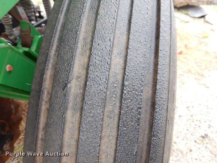 image for item JO9057 2002 Great Plains 1005NG no-till grain drill