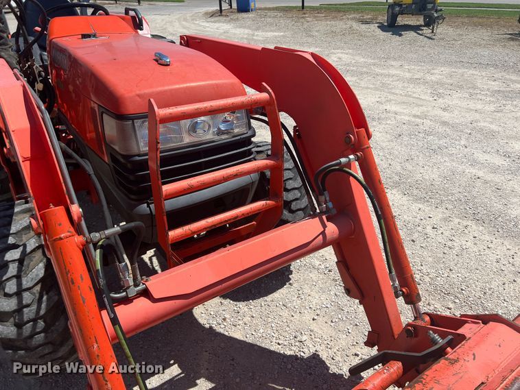 image for item JX9270 Kubota L4400  MFWD tractor