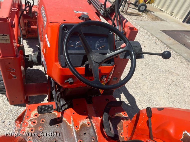 image for item JX9270 Kubota L4400  MFWD tractor