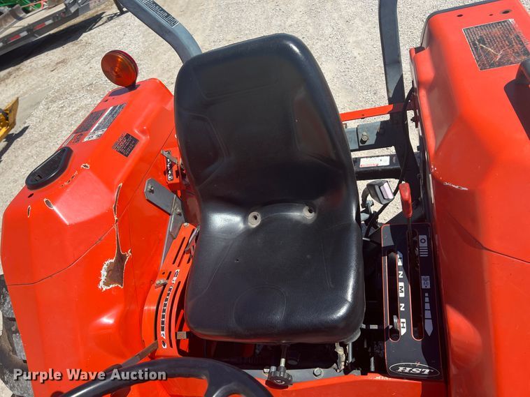 image for item JX9270 Kubota L4400  MFWD tractor