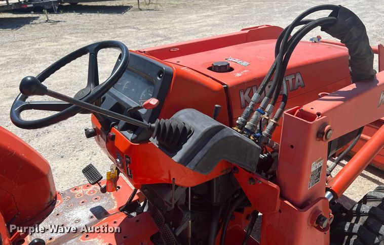 image for item JX9270 Kubota L4400  MFWD tractor