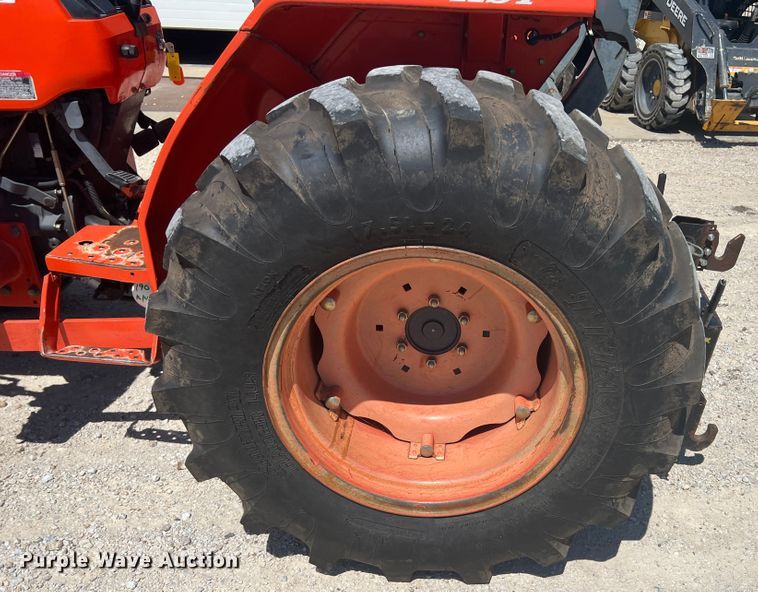 image for item JX9270 Kubota L4400  MFWD tractor