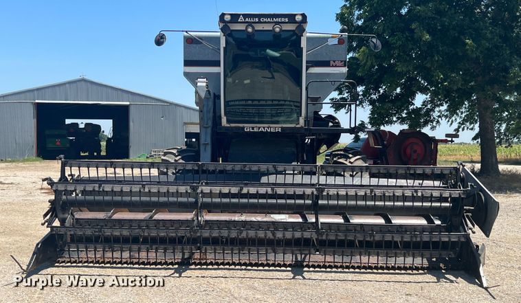 image for item JX9274 1979 Gleaner M2  RWA combine