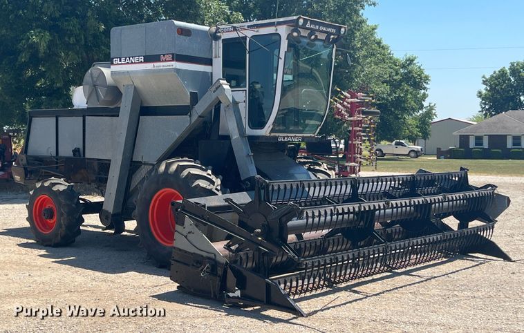 image for item JX9274 1979 Gleaner M2  RWA combine