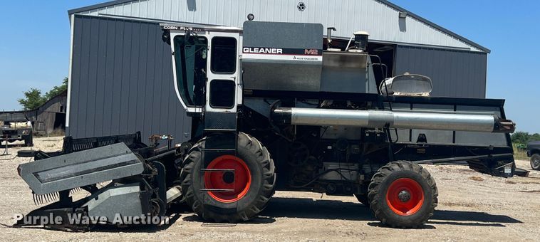 image for item JX9274 1979 Gleaner M2  RWA combine