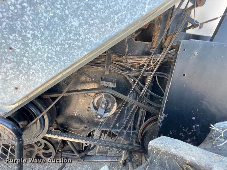 image for item JX9274 1979 Gleaner M2  RWA combine