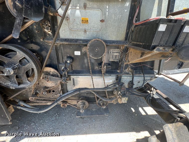 image for item JX9274 1979 Gleaner M2  RWA combine