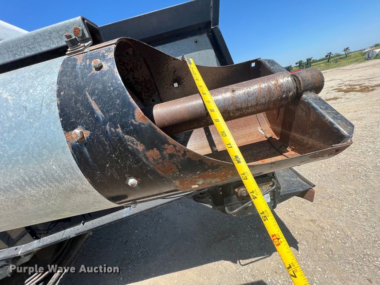 image for item JX9274 1979 Gleaner M2  RWA combine