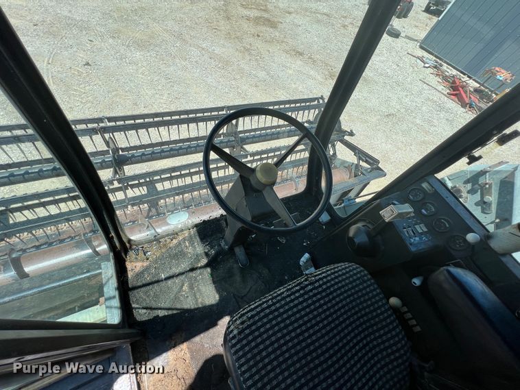 image for item JX9274 1979 Gleaner M2  RWA combine