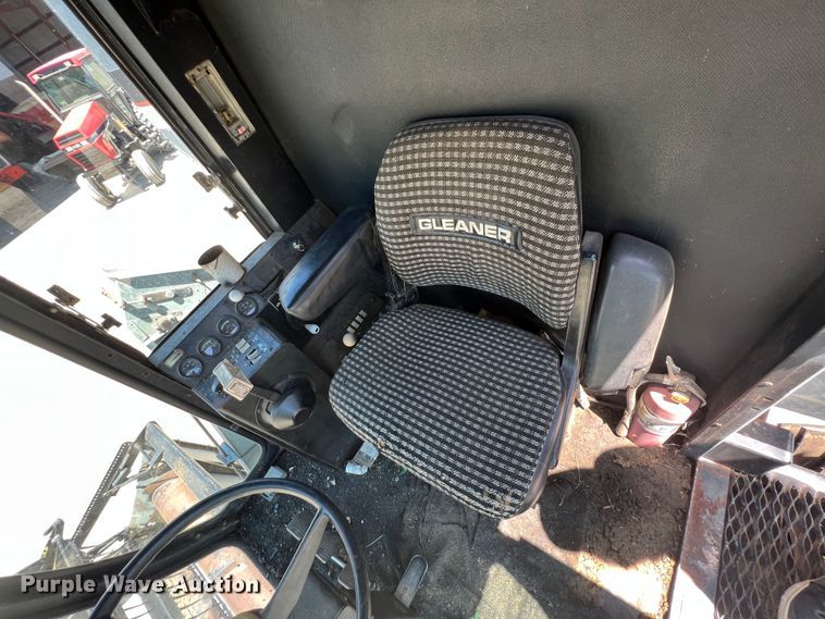 image for item JX9274 1979 Gleaner M2  RWA combine