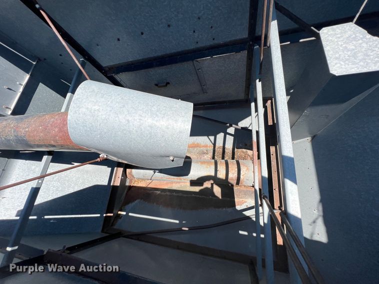 image for item JX9274 1979 Gleaner M2  RWA combine