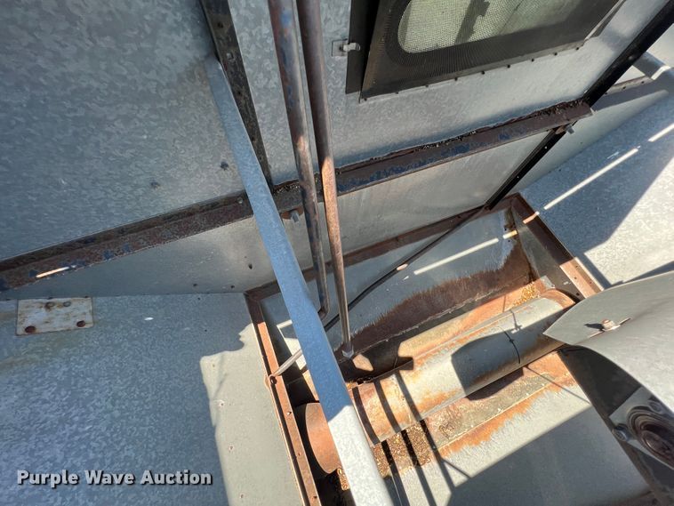 image for item JX9274 1979 Gleaner M2  RWA combine