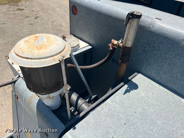 image for item JX9274 1979 Gleaner M2  RWA combine